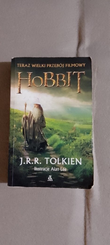Hobbit j  J r r Tolkien