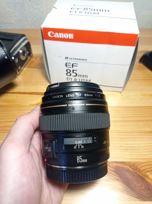 Об'єктив Canon EF 85mm f/1.8 USM