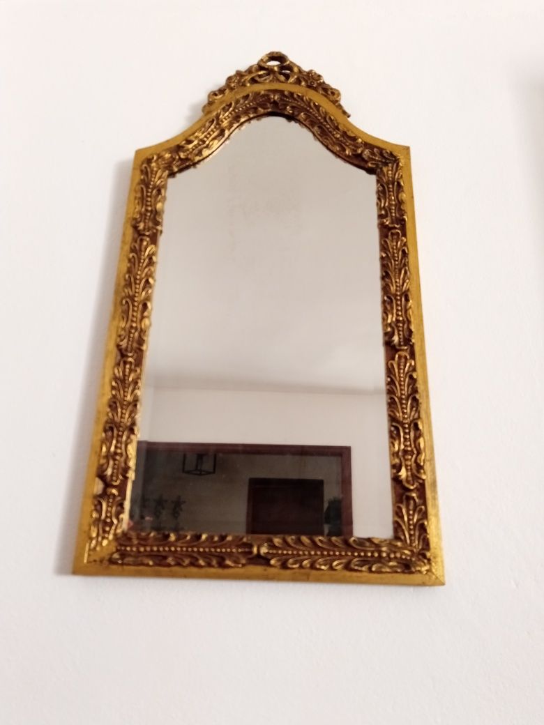 Conjunto de espelho e mesa antiga