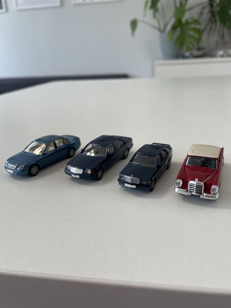Zestaw 4 modele Mercedes w skali 1:87 firmy Herpa i Wiking 1/87 miniH0