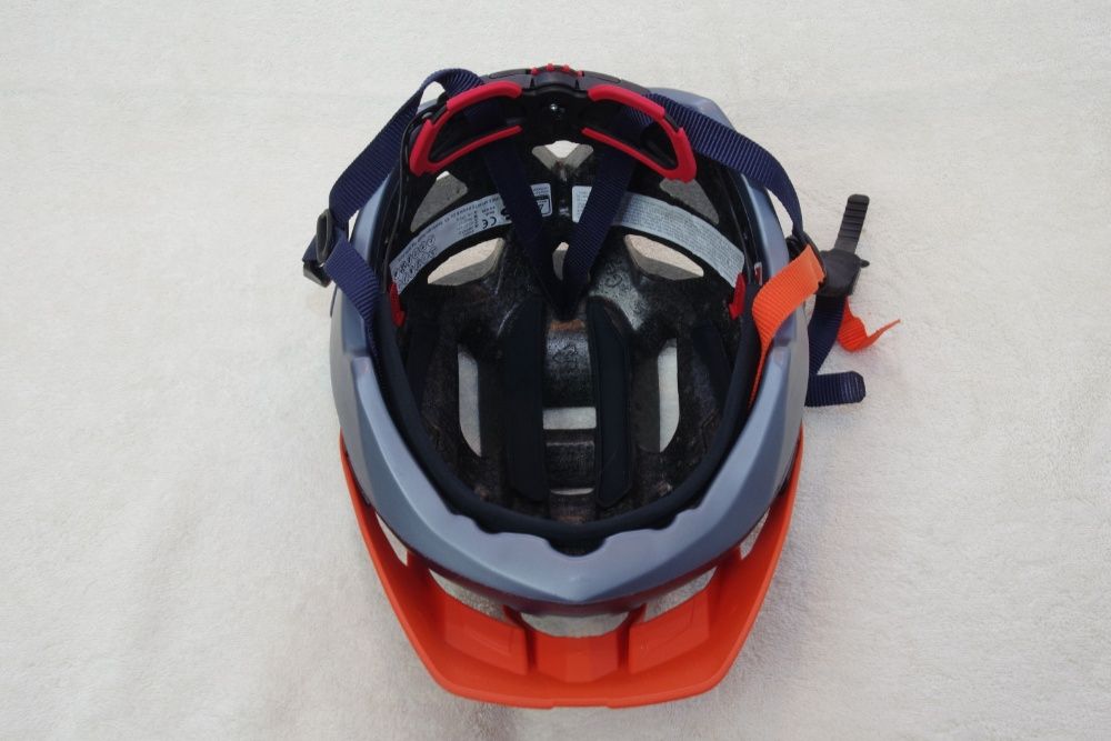 Kask UVEX QUATRO jak nowy 52-57cm S/M