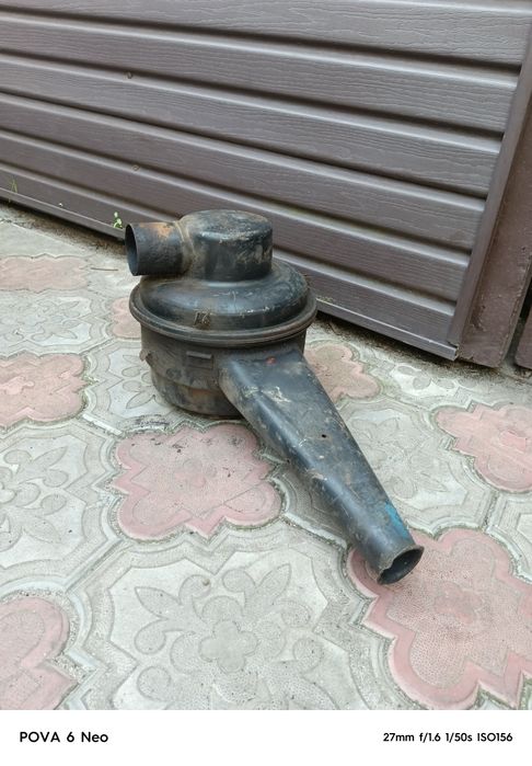 Корпус повітряного фільтра Mersedes T1 207-410 D