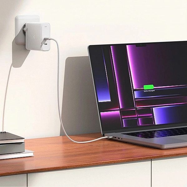 Ładowarka Spigen ArcStation Pro + kabel USB-C 140-W - biała