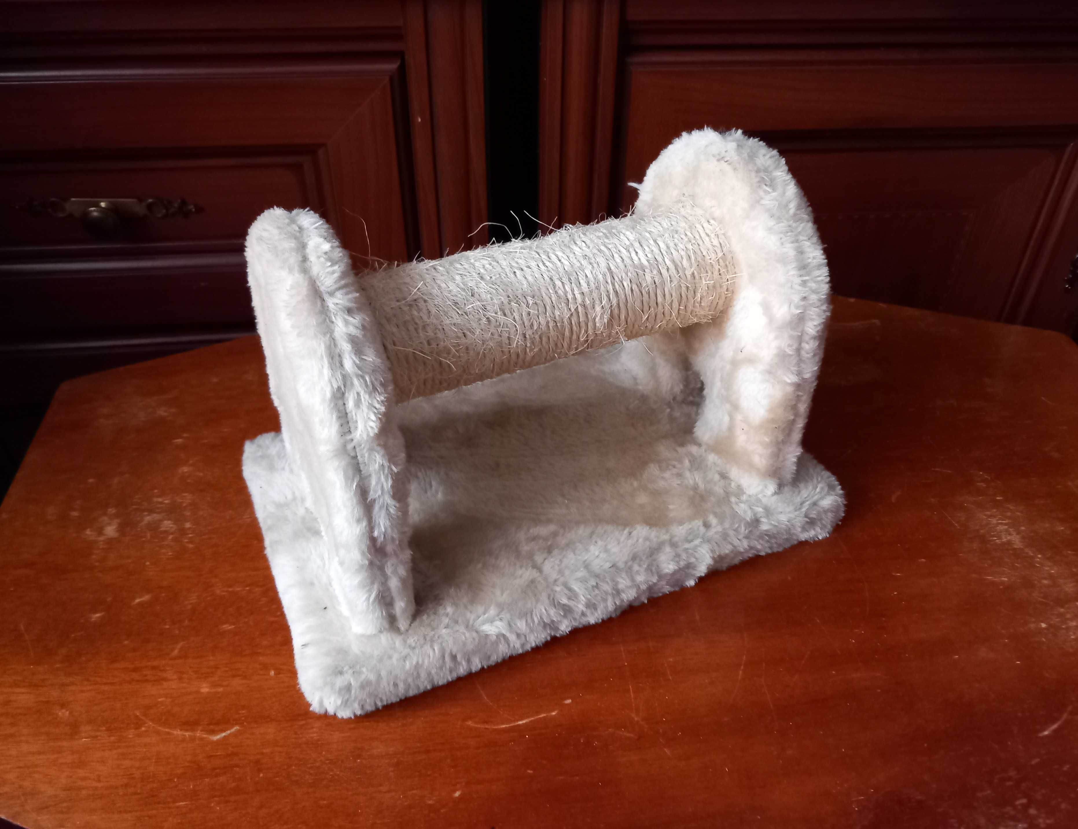 Mały drapak dla kota 28x17x19cm