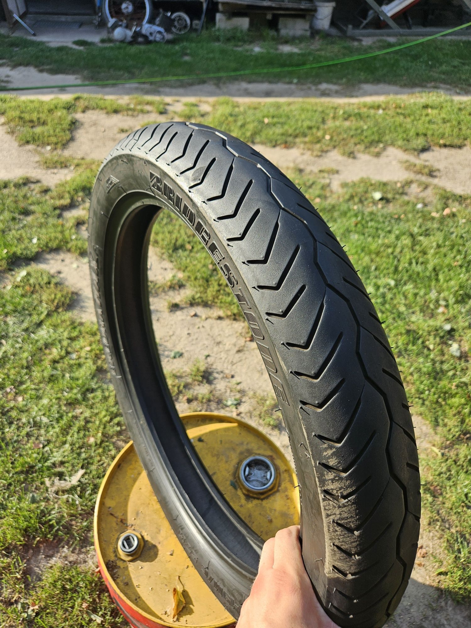 Bridgestone Exedra Max 100/90R19 Dot 1121 Nr.1056