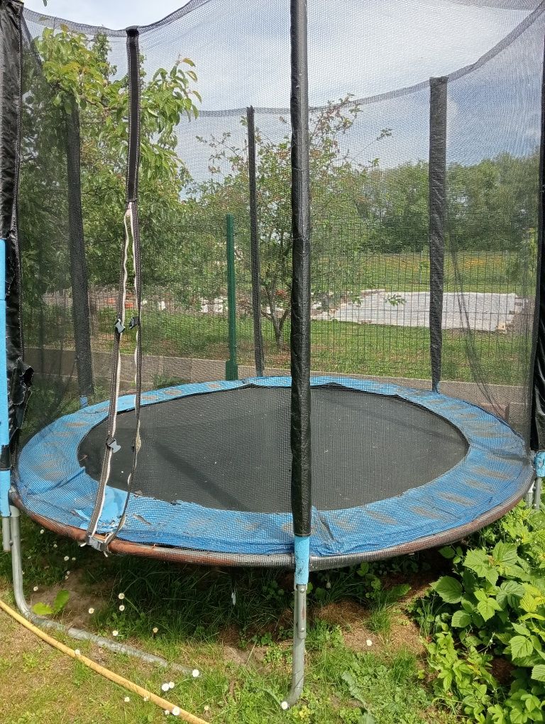 Trampolina ogrodowa