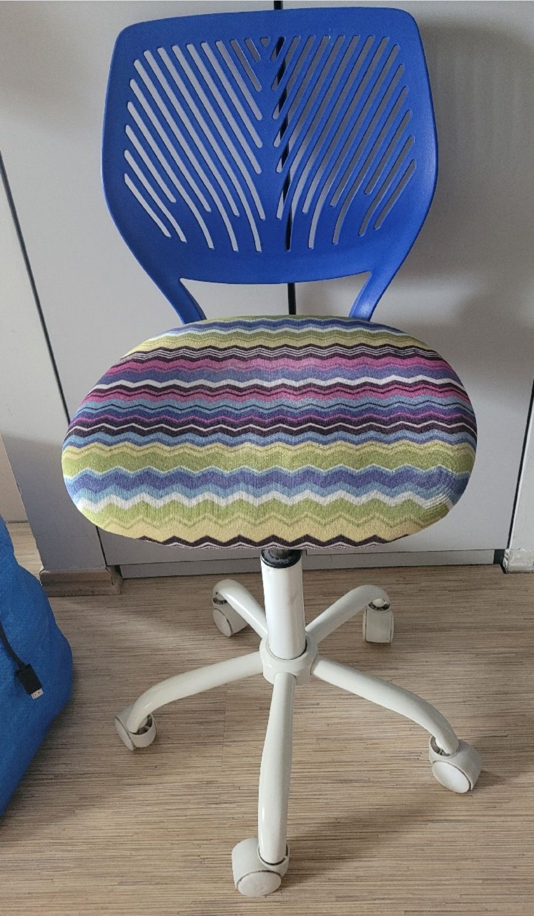 Krzesełko obrotowe dla dziecka do biurka