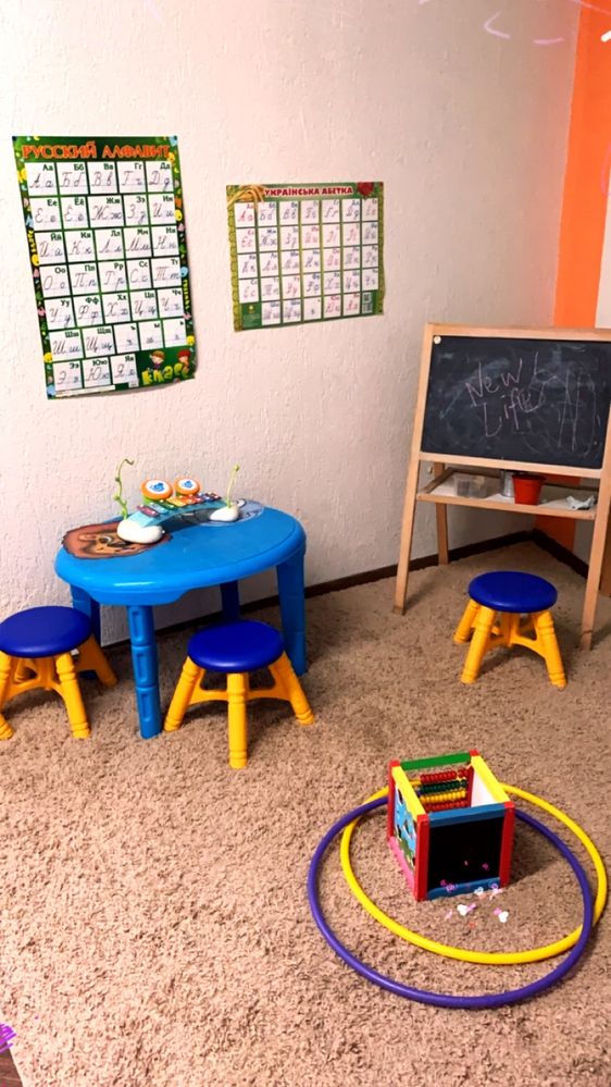 Дитячій стіл та стільці детский стол и стулья