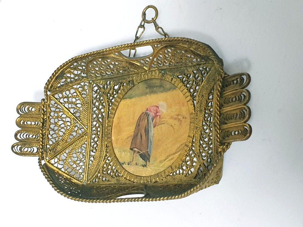 Lindissimo antigo pequeno cesto em filigrana dourada