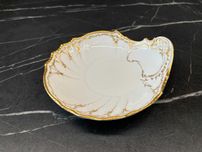 KPM Berlin wzór Neuosier patera liść muszla antyk porcelana złoto