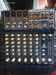 Mesa mistura Behringer Eurorack MX802A