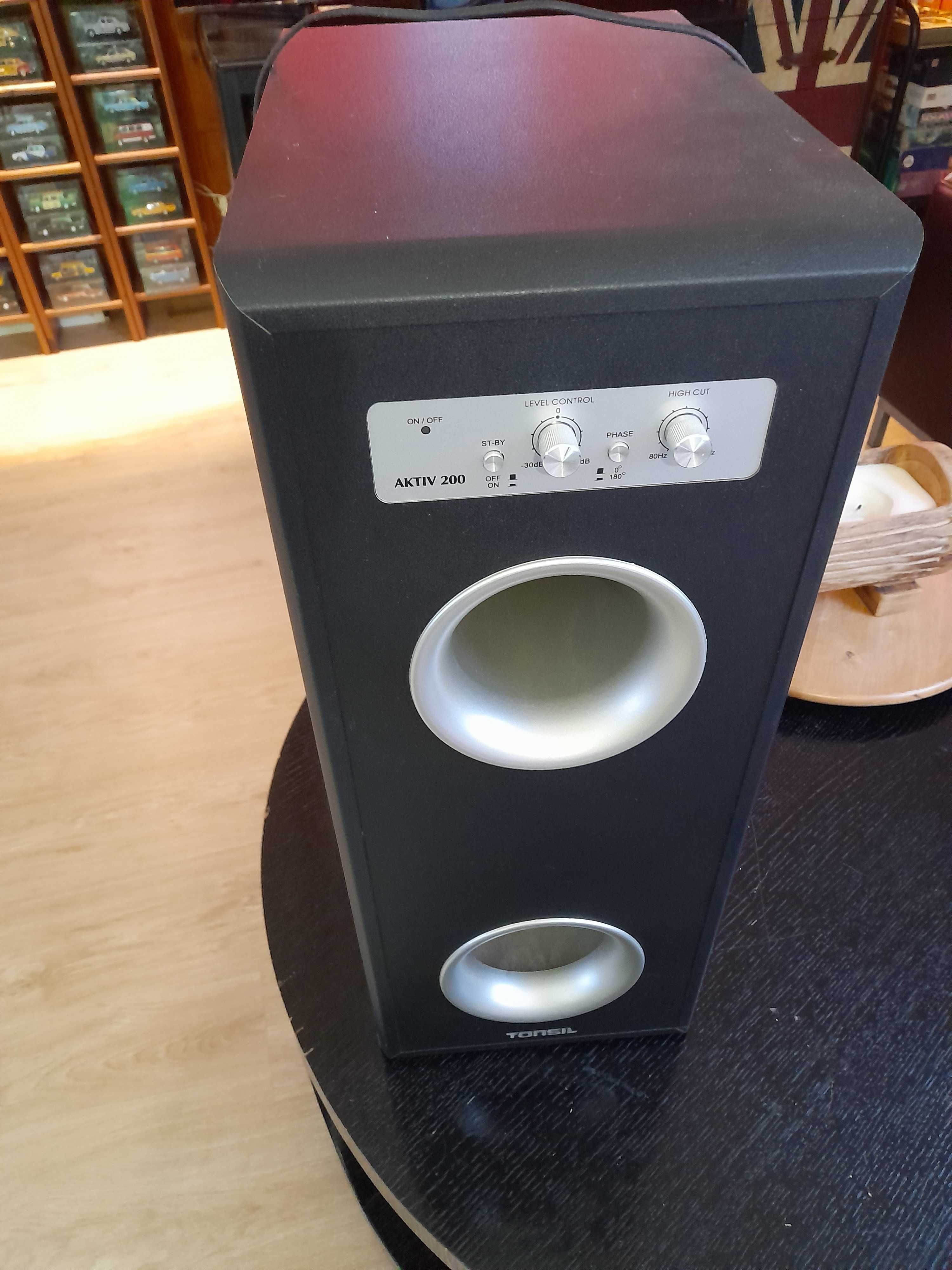 Coluna subWoofer Tonsil Aktiv 200w preta