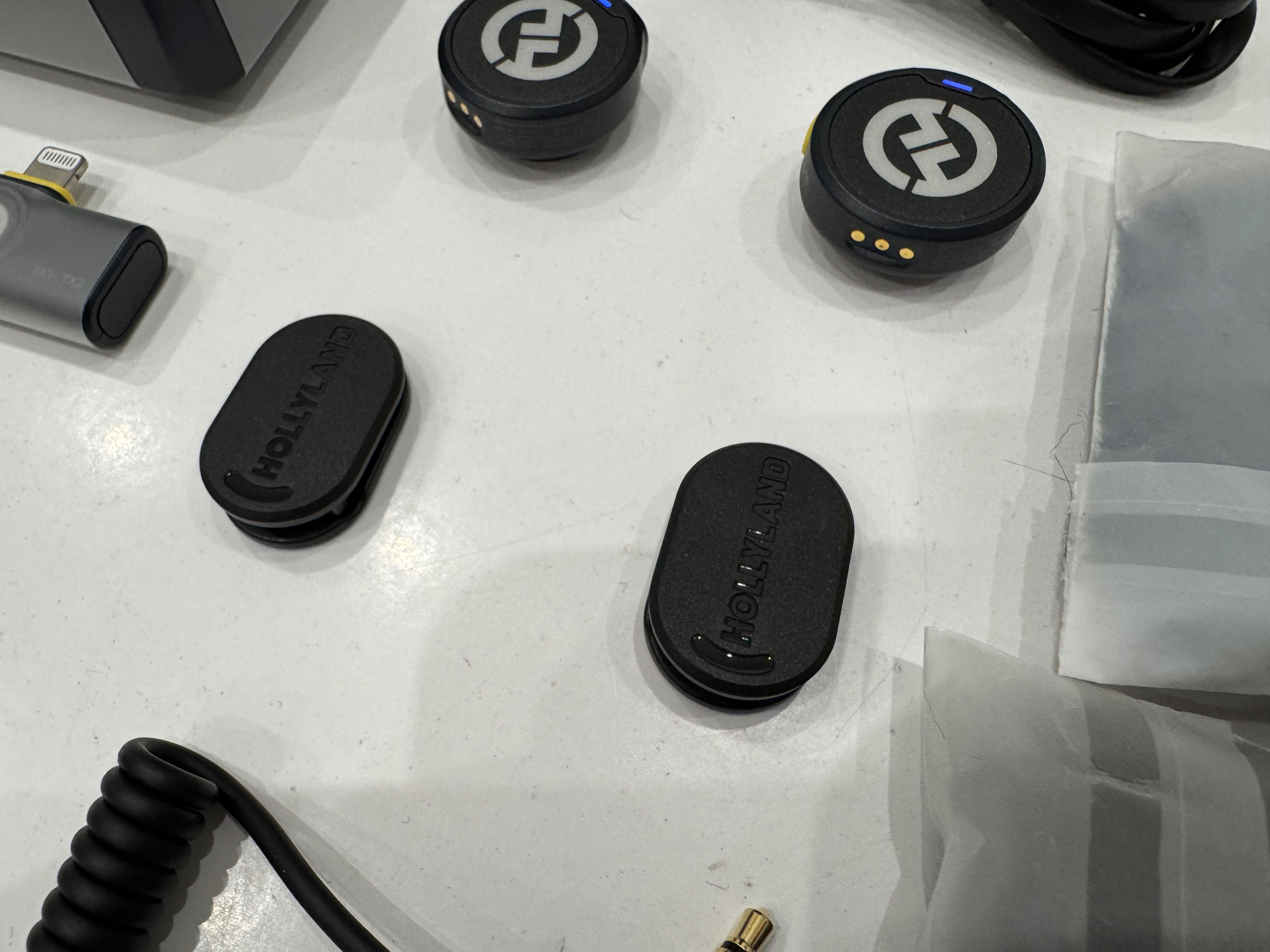 Hollyland Lark M2 USB-C Lightning Combo окремі частини для мікрофону