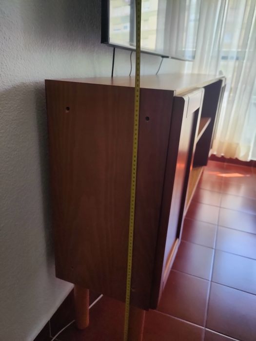 Aparador de TV , sala ou sala de jantar em pinho mel