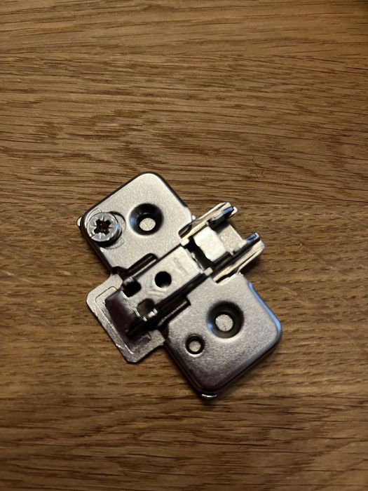 Blum prowadnik krzyżakowy okucie meblowe płytka clip 0 mm i 3 mm