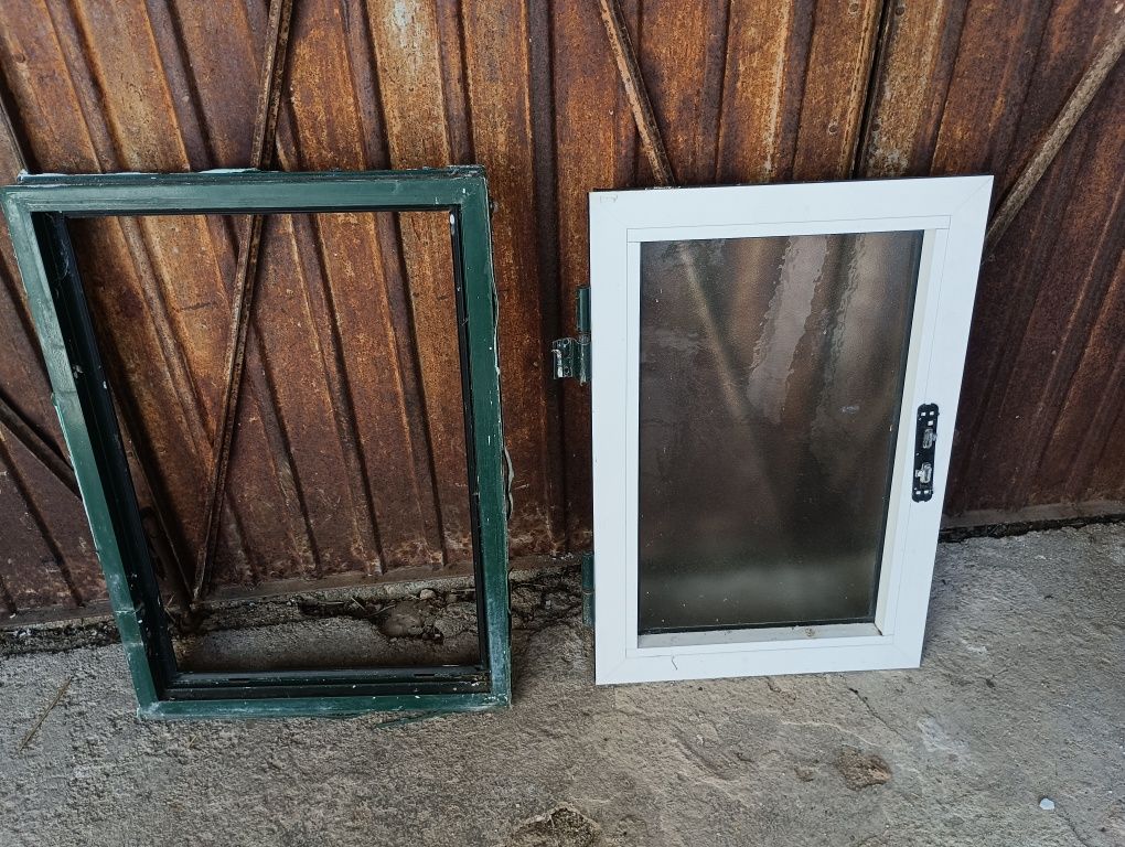 Portas de alumínio em bom estado