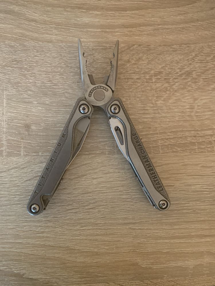 Мультитул Leatherman Titanium