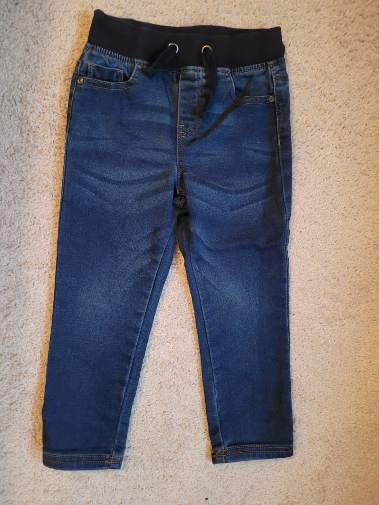 Spodnie jeansy dla chłopca rozmiar 104