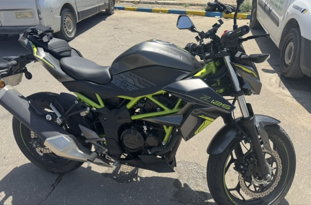 Kawasaki Z125  com 10 meses e 6000 km
