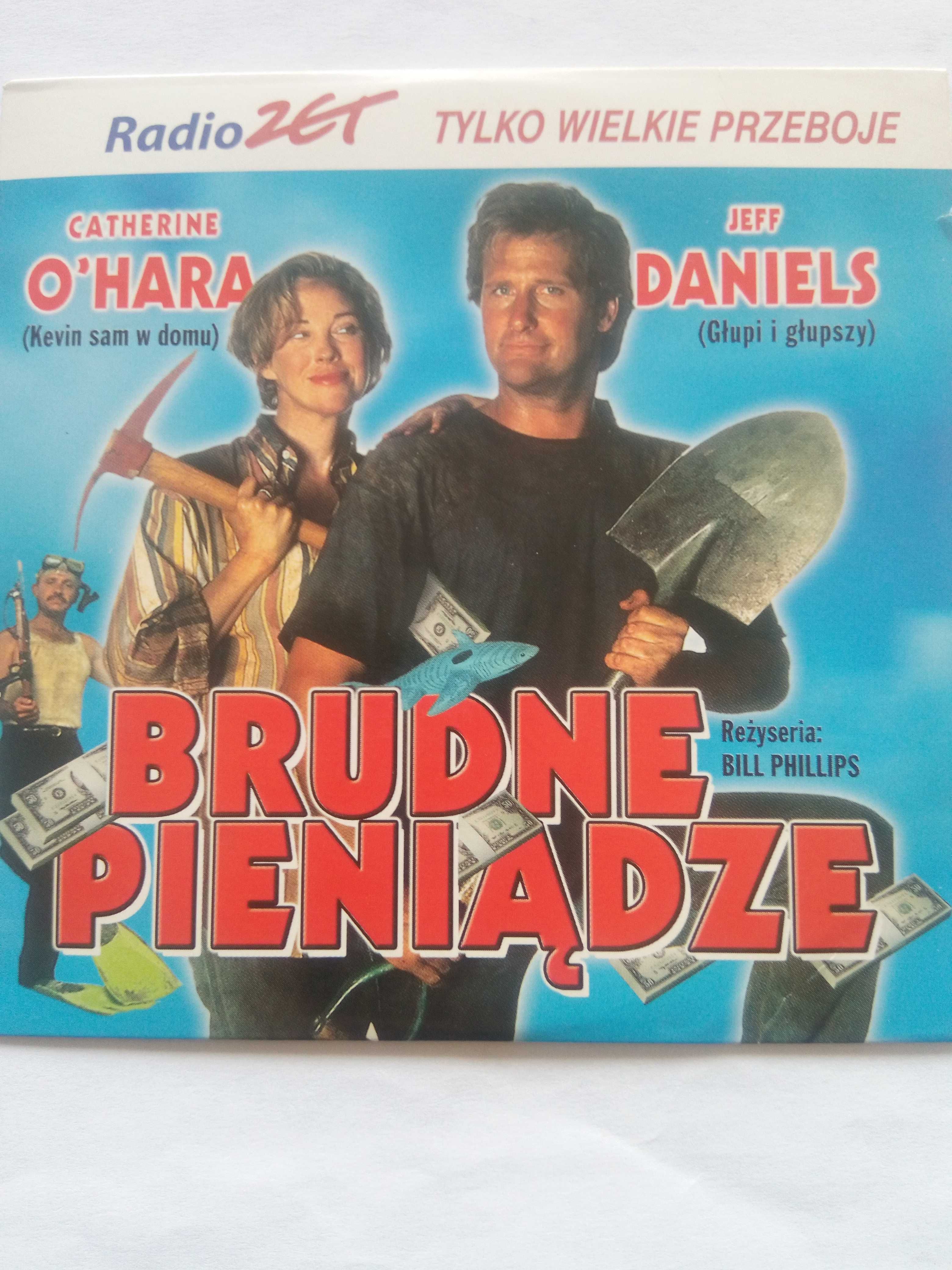 Płyty CD z piosenkami i filmy.