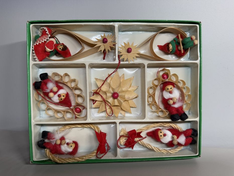 Вінтажні новорічні іграшки з дерева