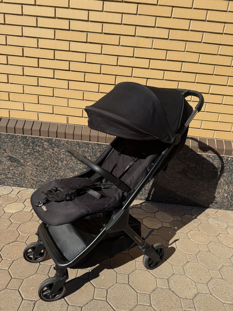 Продаю прогулочную коляску Easywalker
