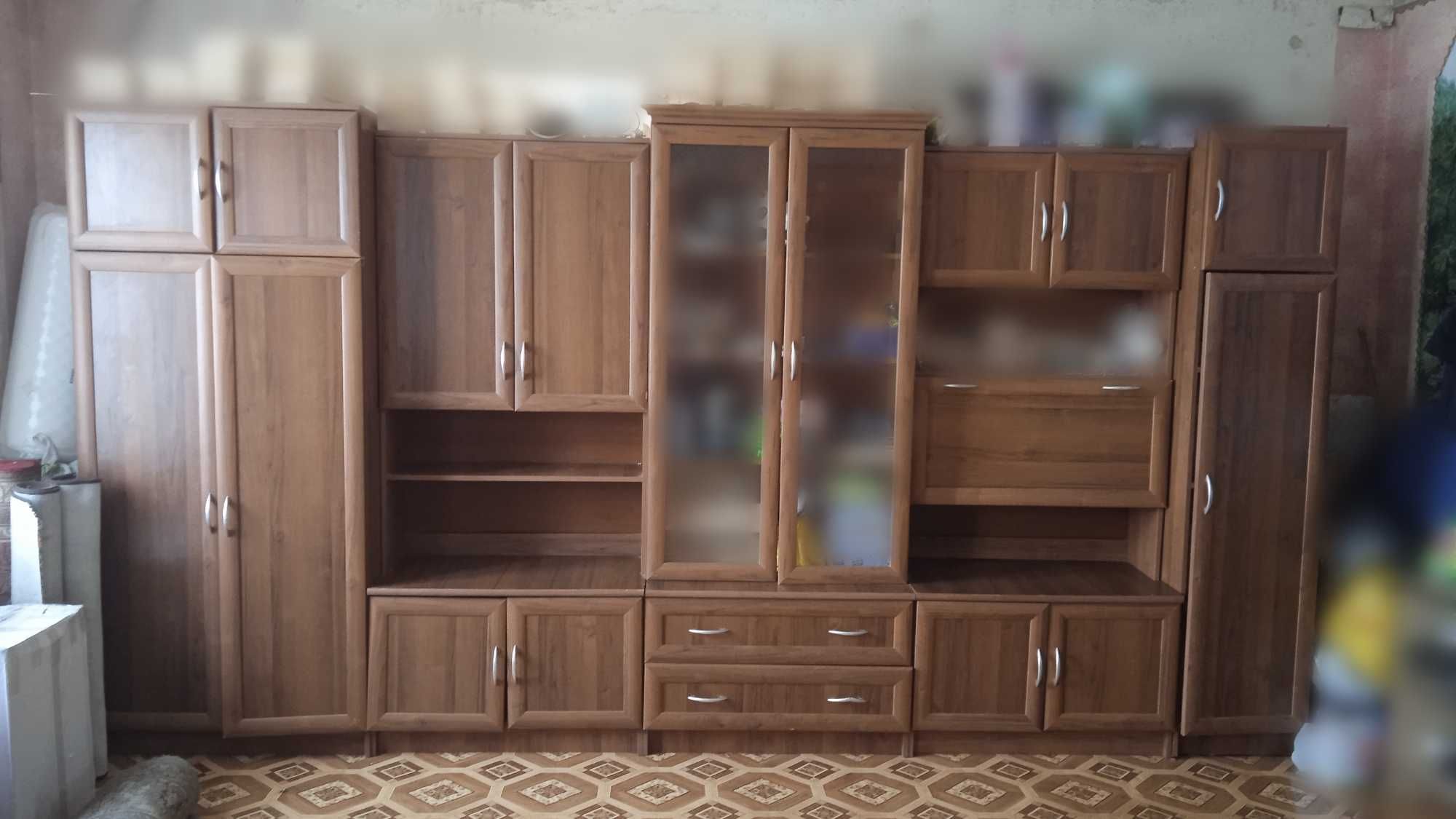 Продам мебельную стенку