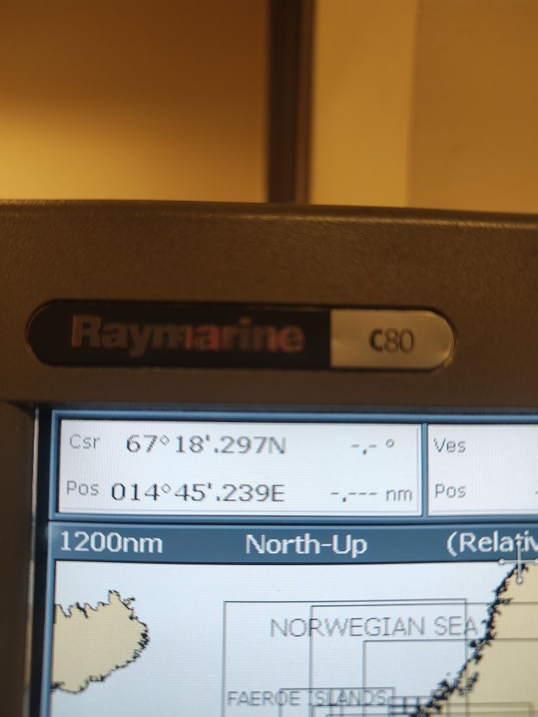 Nawigacja morska, chart plotter, ploter map. Raymarine C80