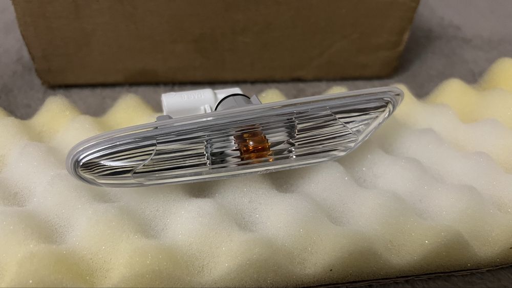 Новий оригінальний поворотник BMW е90, е91, е92, е93