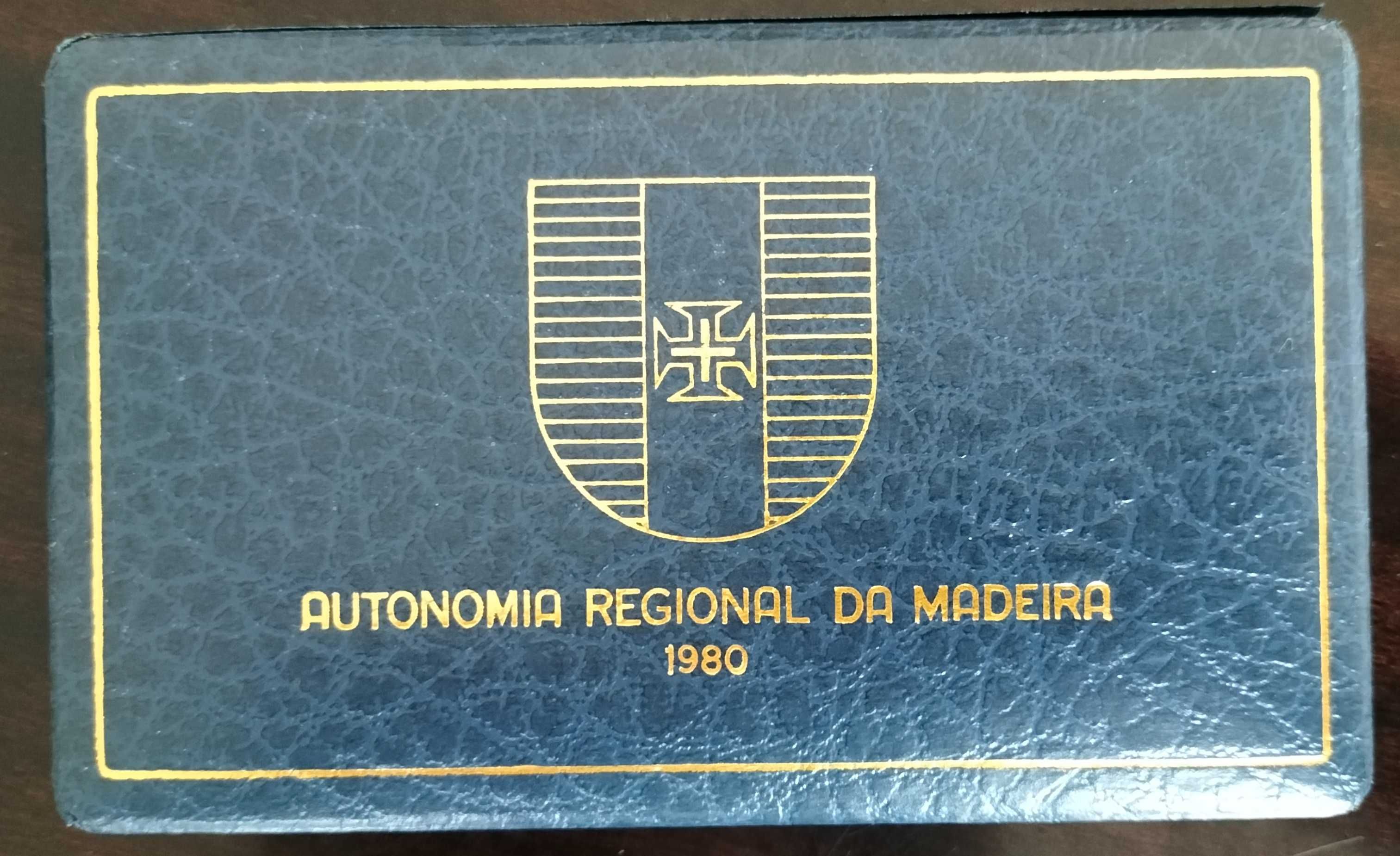 Estojo Duplo Autonomia Madeira 25$ + 100$ Prata Proof Estado Novo