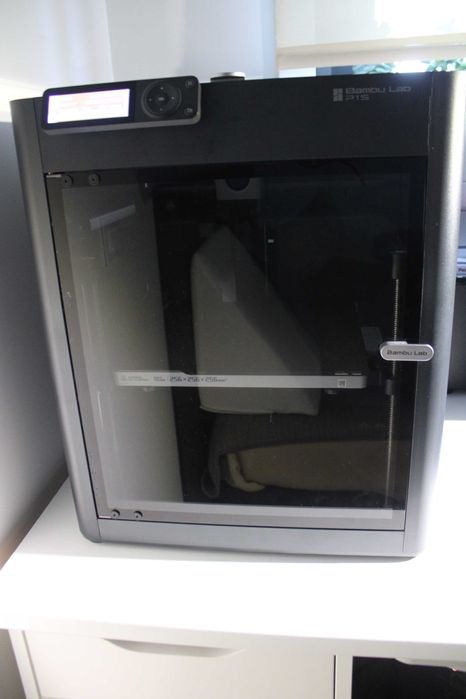 Bambu Lab P1S – Imaculada, 100h de uso, caixa e acessórios originais