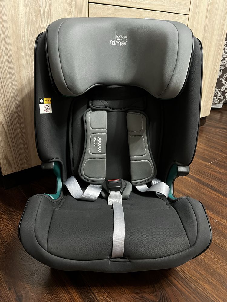 Дитяче автокрісло Britax Römer Advansafix M i-Size