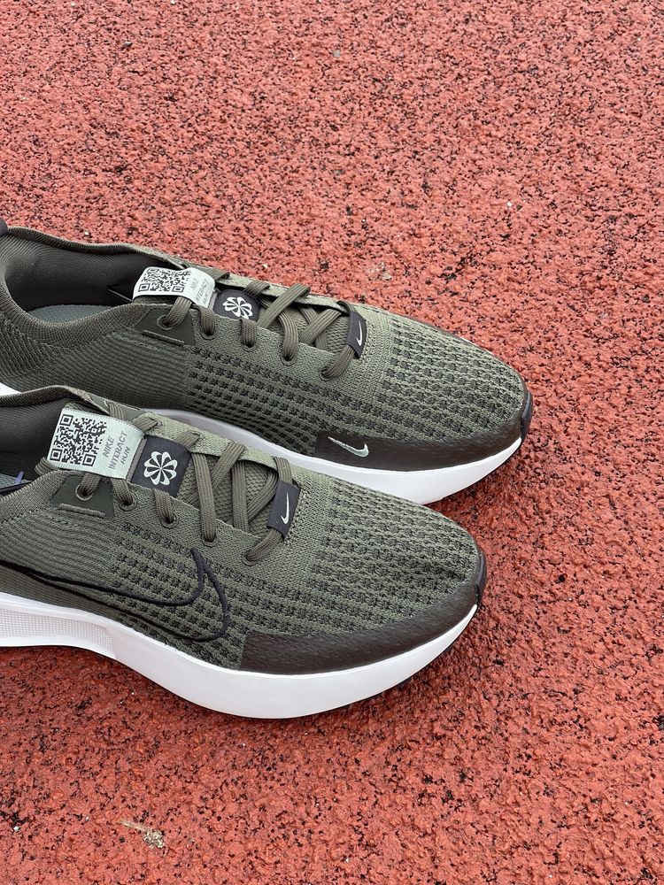 Оригінал Кросівки NIKE W INTERACT RUN FD2292-300 оригинал найк хаки 39