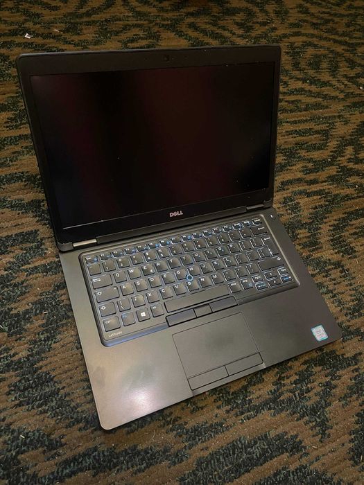 Ігровий ноутбук Dell і5-6300 8 ггб озу SDD в хорошому стані