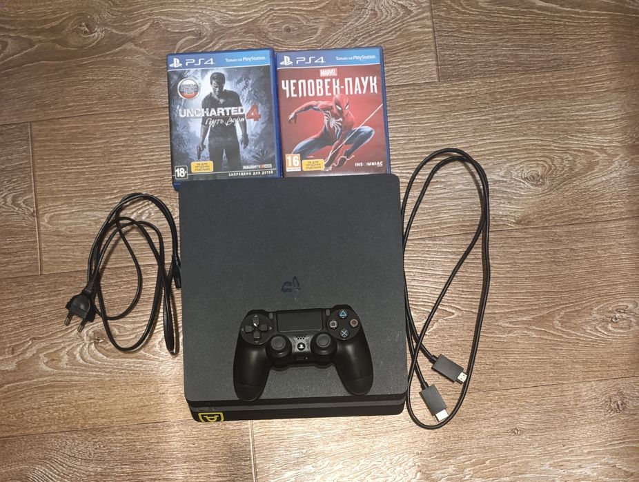 Playstation 4 slim 1TB