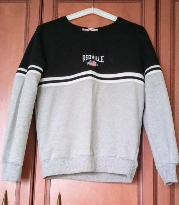 Szaro-czarna bluza bez kaptura