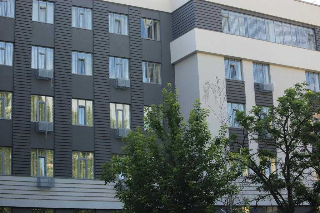БЕЗ КОМІСІЇ. Офіс 73м2, БЦ класу В,. метро Університет