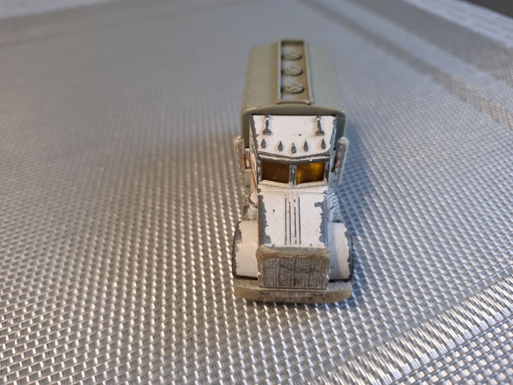 Matchbox Peterbilt model samochodu