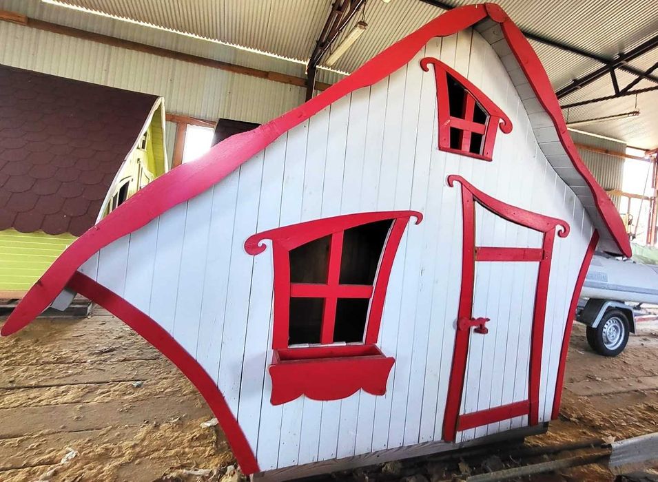 Bajkowy domek drewniany do ogrodu