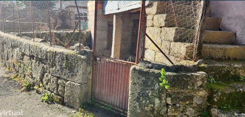 Casa antiga para recuperar