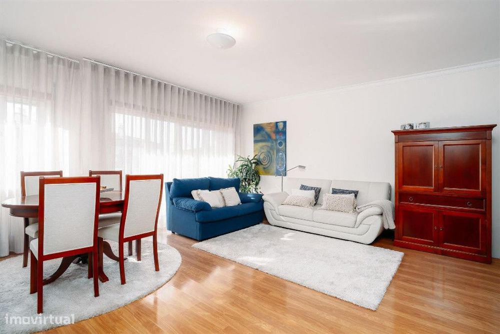 Apartamento T3 com garagem em zona de Condeixa