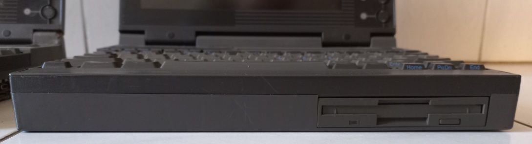 Portátil Texas Instruments Travel Mate 300