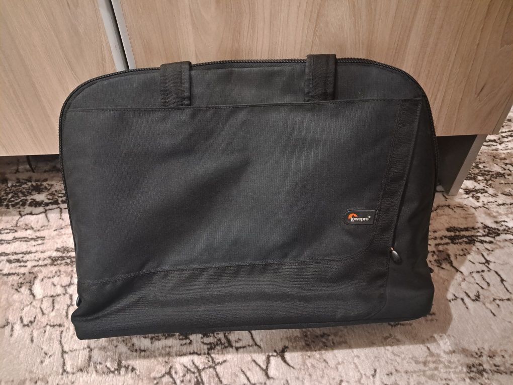 Сумка для ноутбука Lowepro