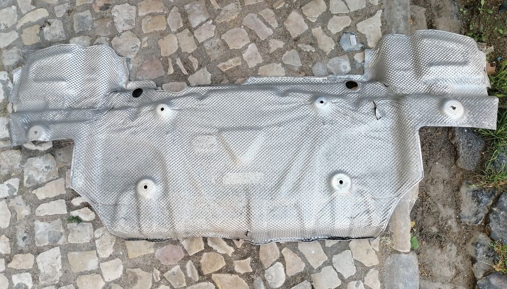 PARA-CHOQUES Traseiro_MERCEDES BENZ B 180 CDI_Ano 2013+Chapa proteção