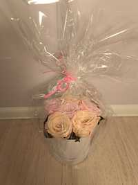 Flowerbox wieczna róża róże stabilizowane prezent