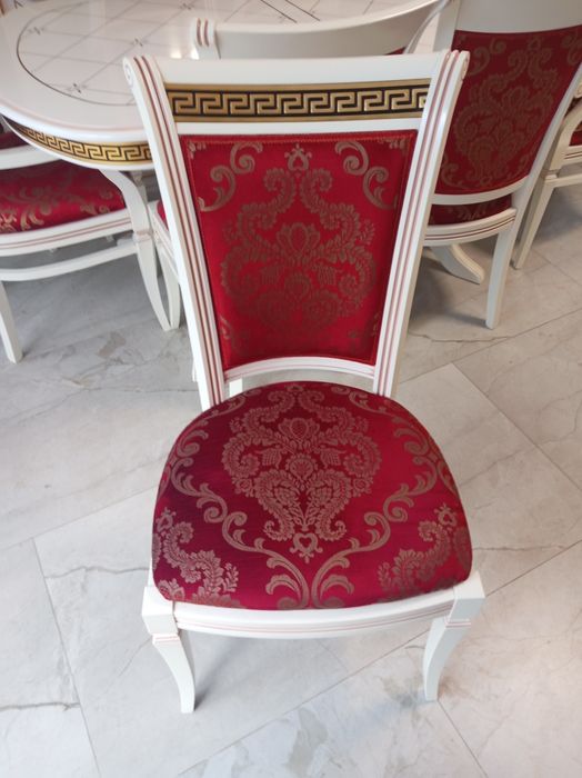 Stół rozkładany + 8 krzeseł Versace