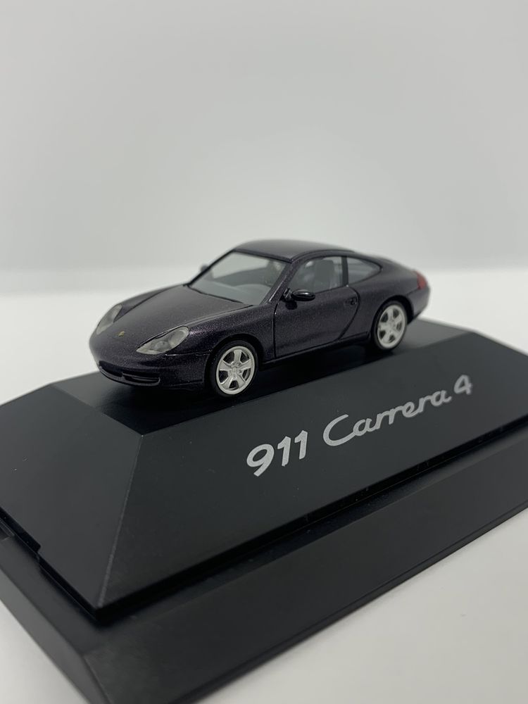 Porsche Carrera 4 (996) da Herpa escala 1/87