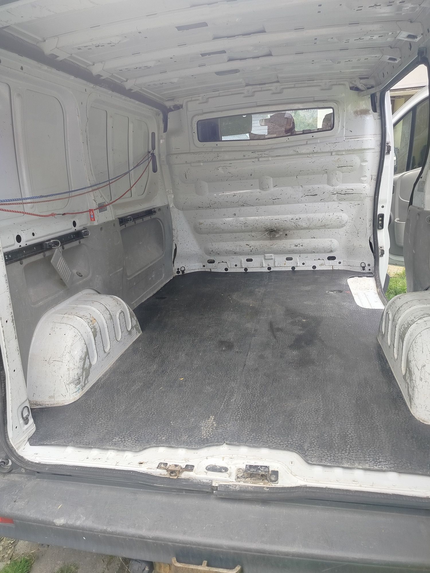 Opel Vivaro dostawczy