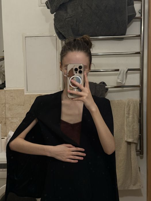 Жіночий кейповий піджак від Zara