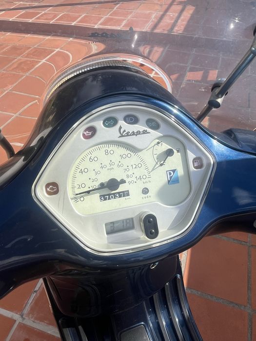 Vespa LX 125 i.e. 2011